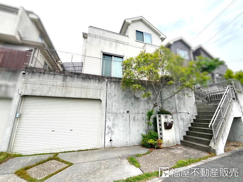 4LDK house in Hirakata, Osaka - Photo 1