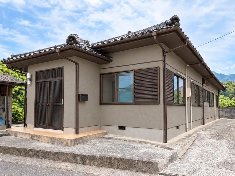 4LDK house in Shimonoseki, Yamaguchi - Photo 1