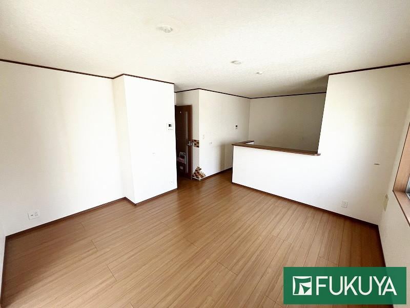 4LDK house in Hirakata, Osaka - Photo 1