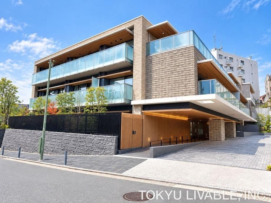 3LDK apartment in Naka Ward, Yokohama, Kanagawa - Photo 1