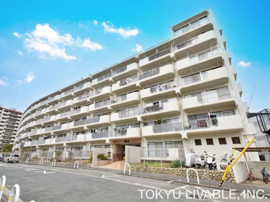 2LDK apartment in Suita, Osaka - Photo 1