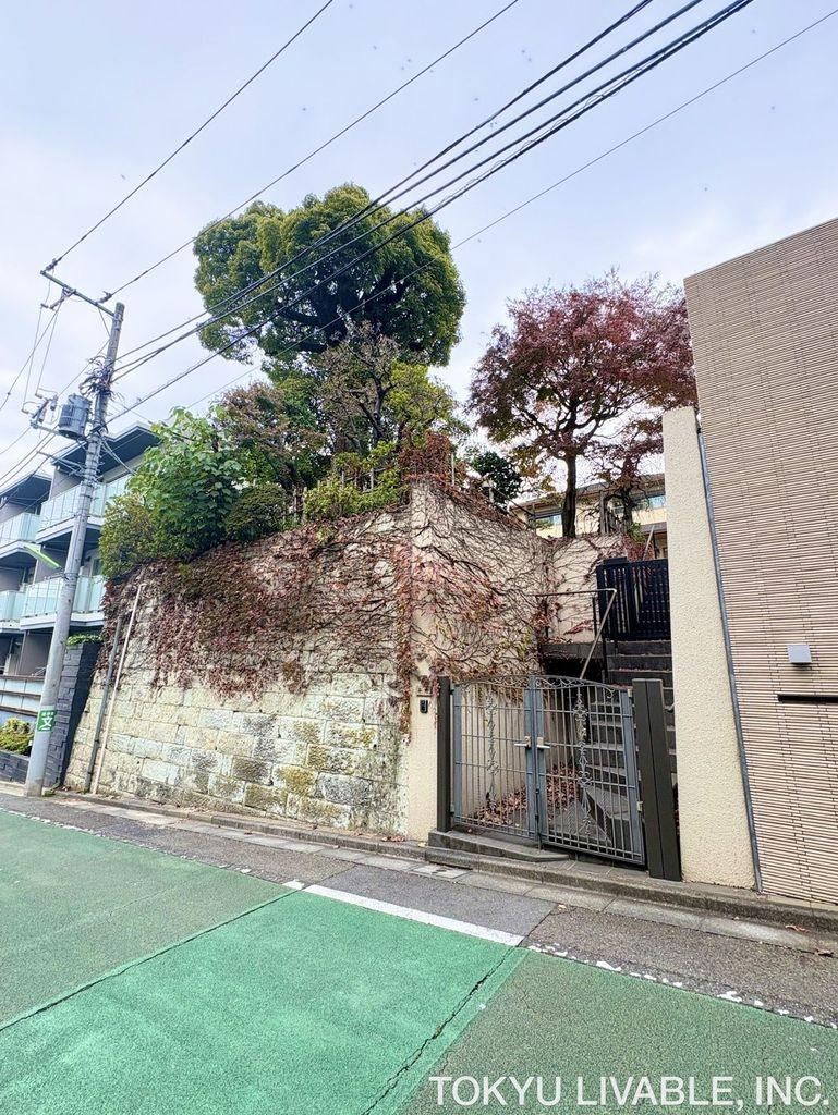 343 m² land in Setagaya Ward, Tokyo - Photo 1