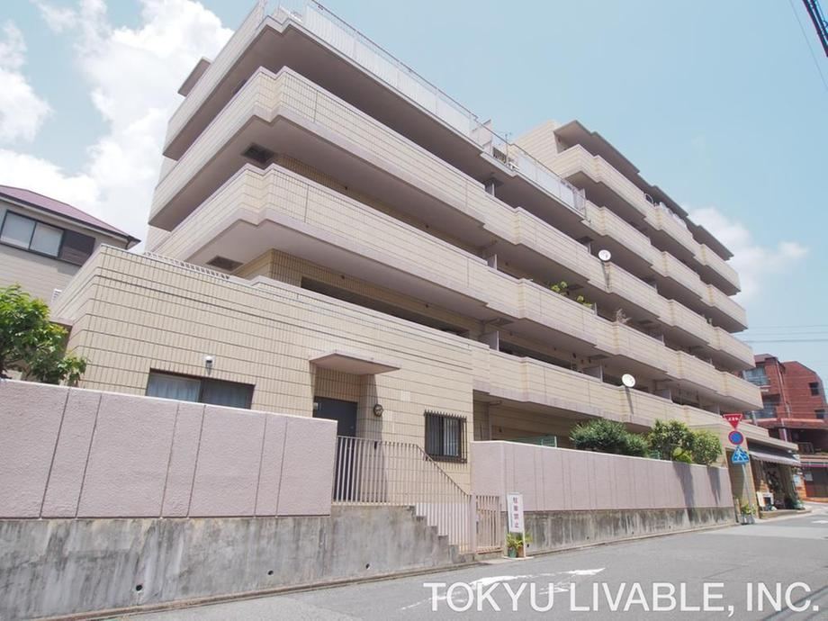 4DK apartment in Higashinada Ward, Kobe, Hyogo - Photo 1