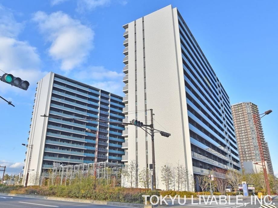 4LDK apartment in Suminoe Ward, Osaka - Photo 1