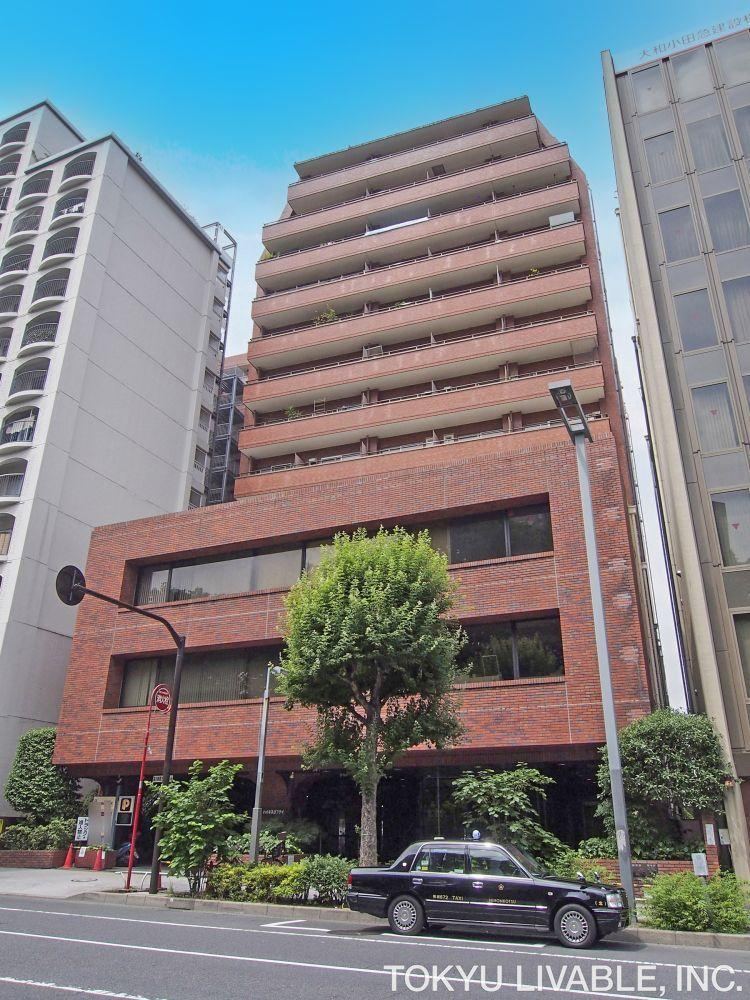 1LDK apartment in Shinjuku Ward, Tokyo - Photo 1