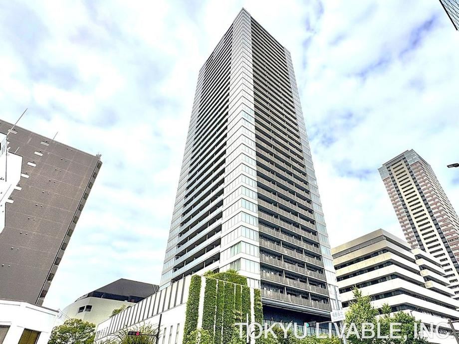 3LDK apartment in Kita Ward, Osaka - Photo 1