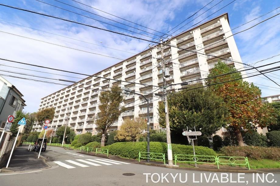 3LDK apartment in Komae, Tokyo - Photo 1