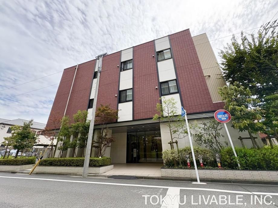 2LDK apartment in Katsushika Ward, Tokyo - Photo 1