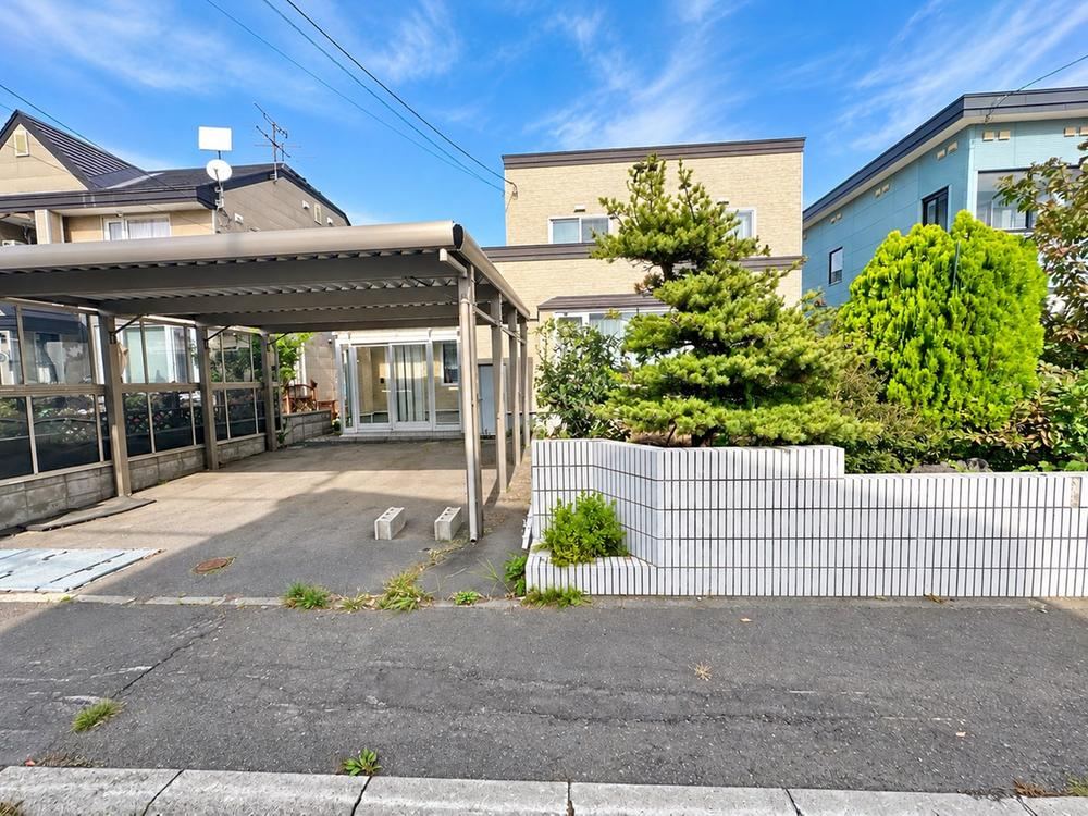 5LDK house in Kita Ward, Sapporo, Hokkaido - Photo 1