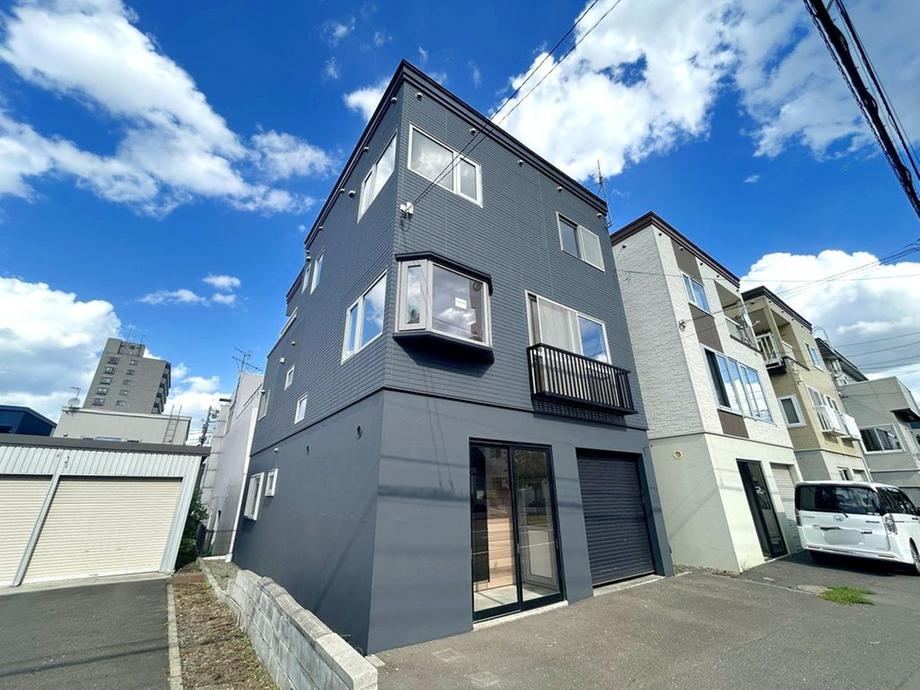 3LDK+S house in Nishi Ward, Sapporo, Hokkaido - Photo 1