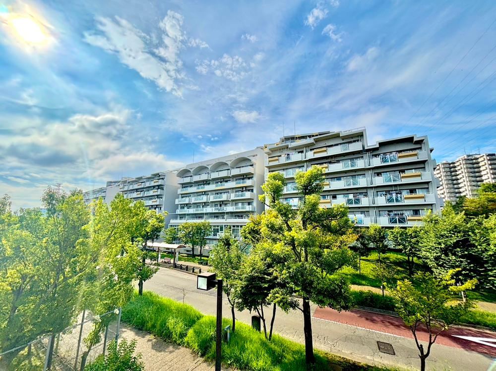 5LDK apartment in Inagi, Tokyo - Photo 1