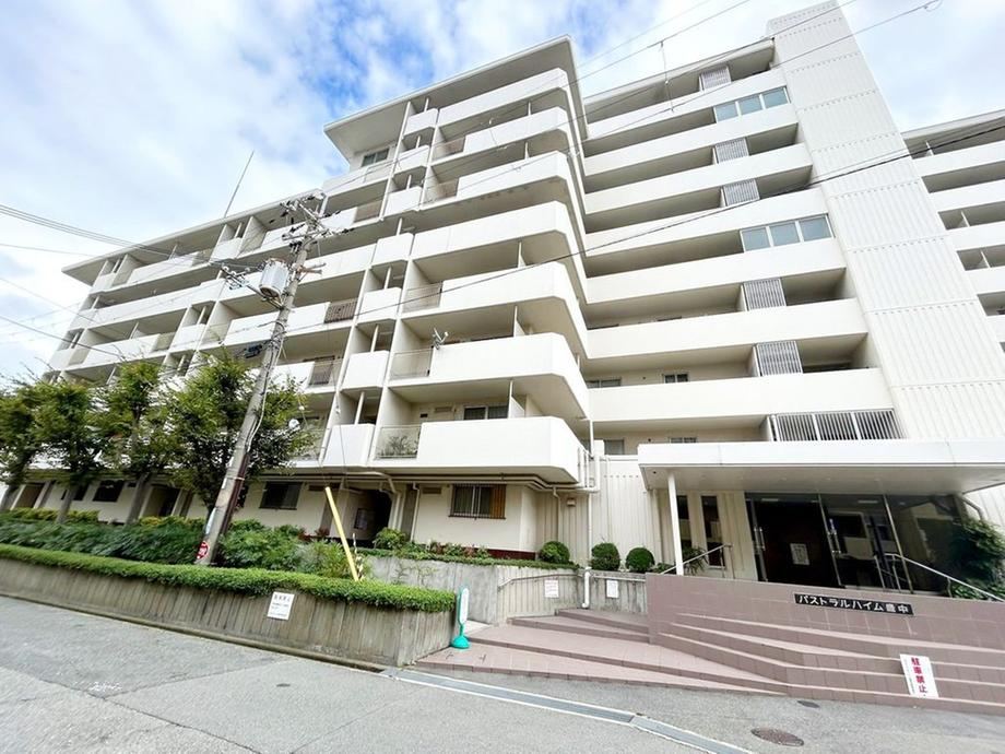 2LDK apartment in Toyonaka, Osaka - Photo 1