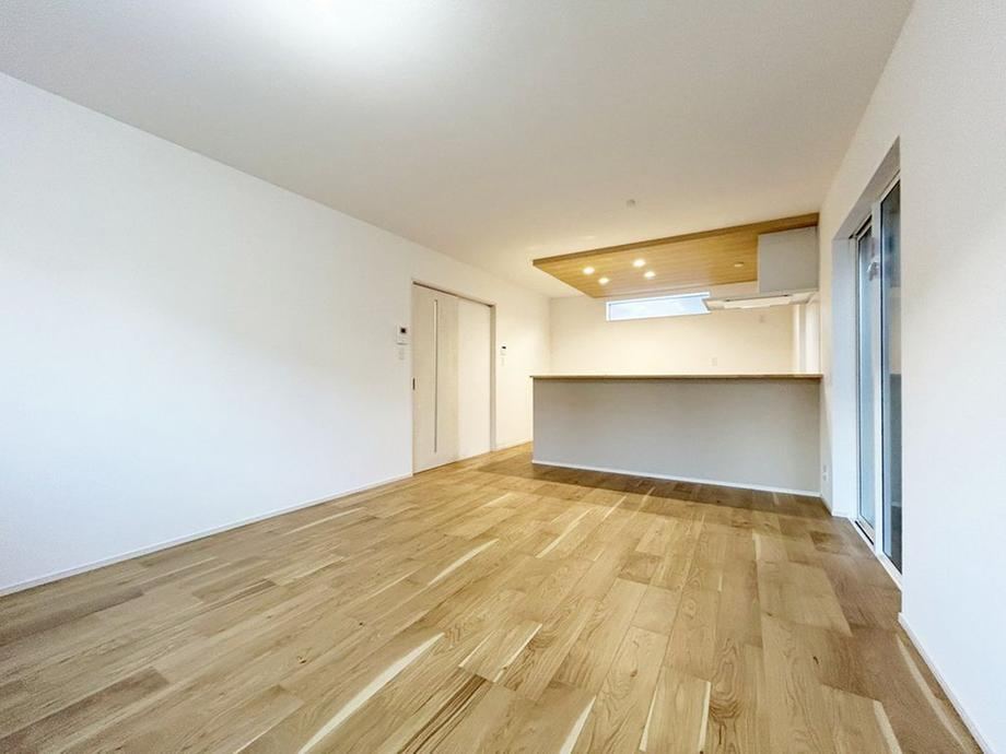 4LDK house in Tarumi Ward, Kobe, Hyogo - Photo 1