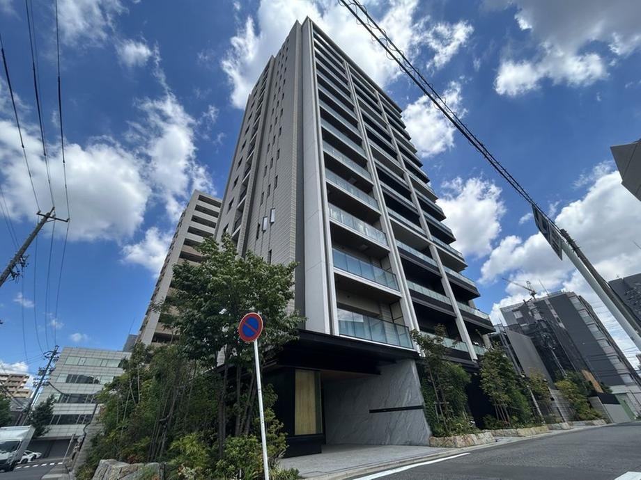 3LDK apartment in Naka Ward, Nagoya, Aichi - Photo 1