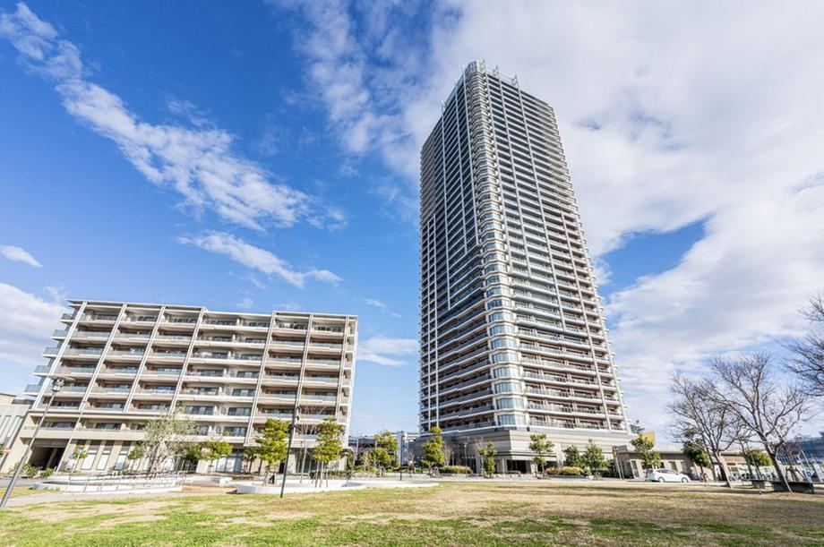 3LDK apartment in Mihama Ward, Chiba - Photo 1