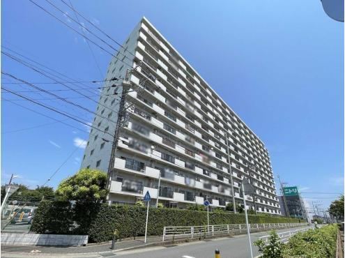 3LDK apartment in Hiratsuka, Kanagawa - Photo 1