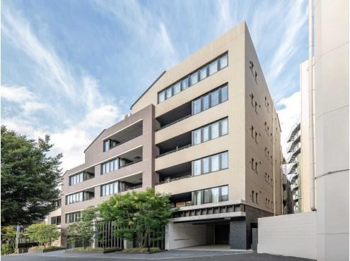 2LDK+S apartment in Shinagawa Ward, Tokyo - Photo 1