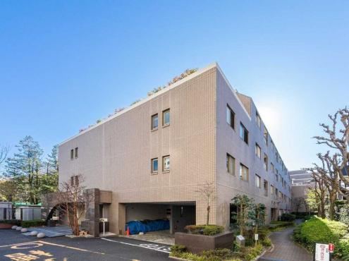 studio apartment in Shinjuku Ward, Tokyo - Photo 1