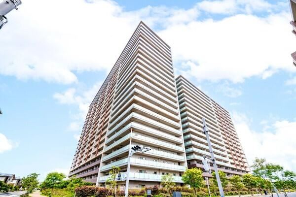 2LDK apartment in Narashino, Chiba - Photo 1