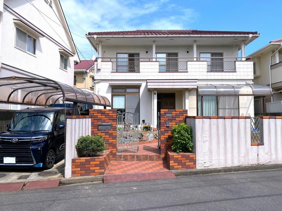 4LDK house in Matsuyama, Ehime - Photo 1