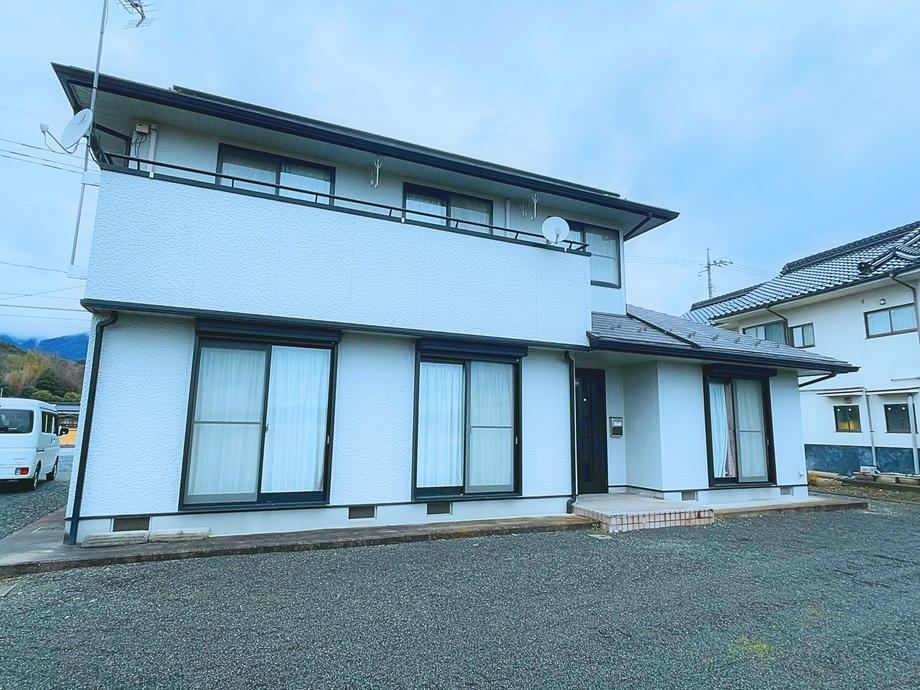 5LDK house in Nagi, Katsuta District, Okayama - Photo 1