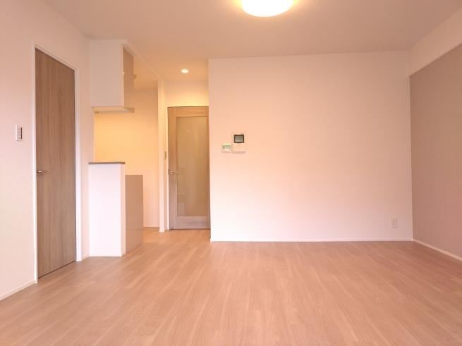 3LDK+S apartment in Nishinomiya, Hyogo - Photo 1