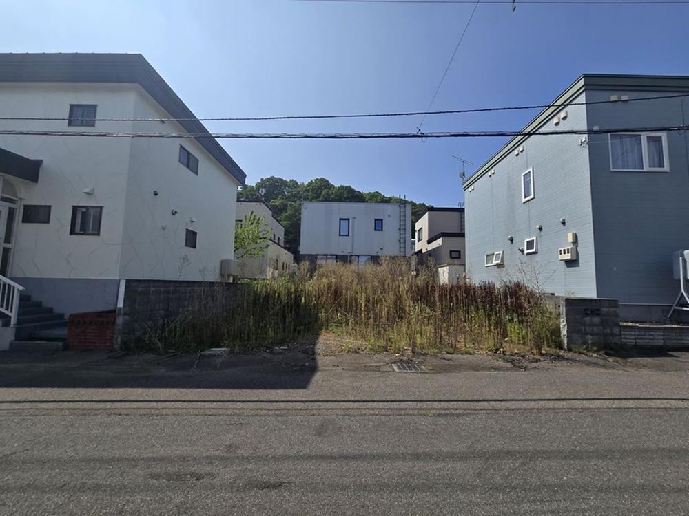 154 m² land in Nishi Ward, Sapporo, Hokkaido - Photo 1