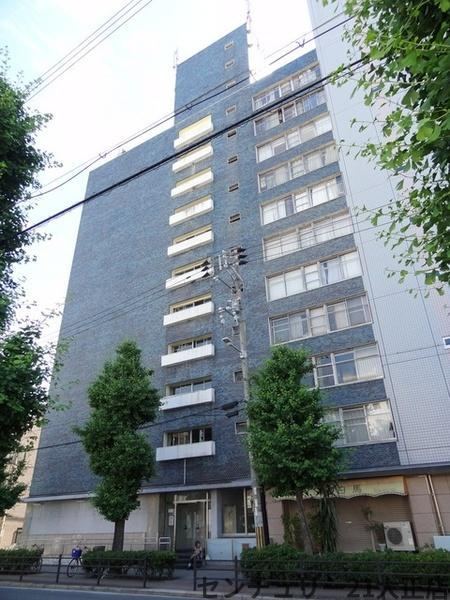 2LDK apartment in Minato Ward, Osaka - Photo 1