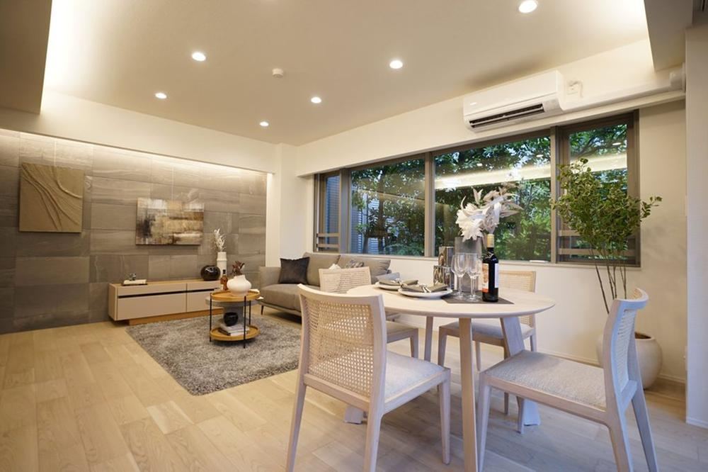 2LDK apartment in Meguro Ward, Tokyo - Photo 1