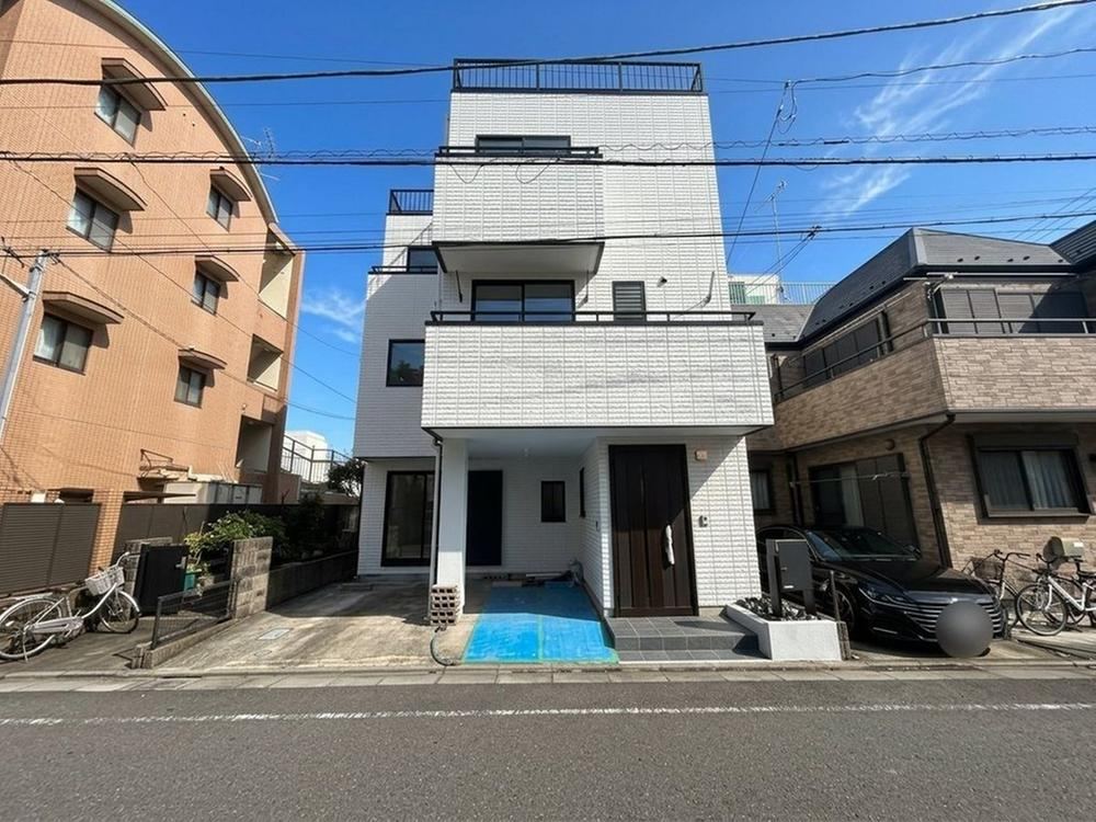 5LDK house in Edogawa Ward, Tokyo - Photo 1