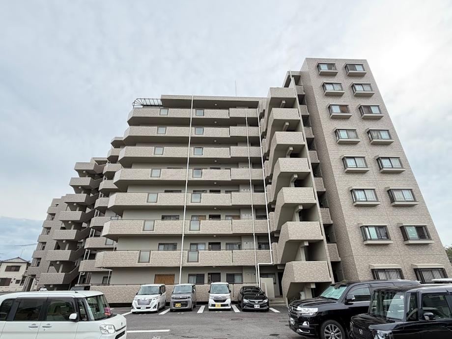 4LDK apartment in Takamatsu, Kagawa - Photo 1