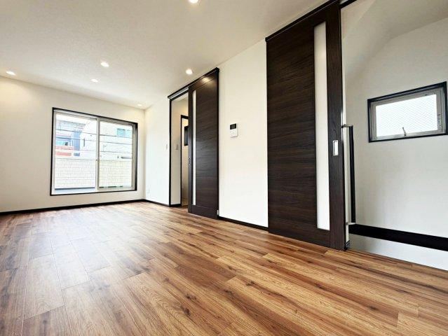 3LDK house in Minato Ward, Osaka - Photo 1