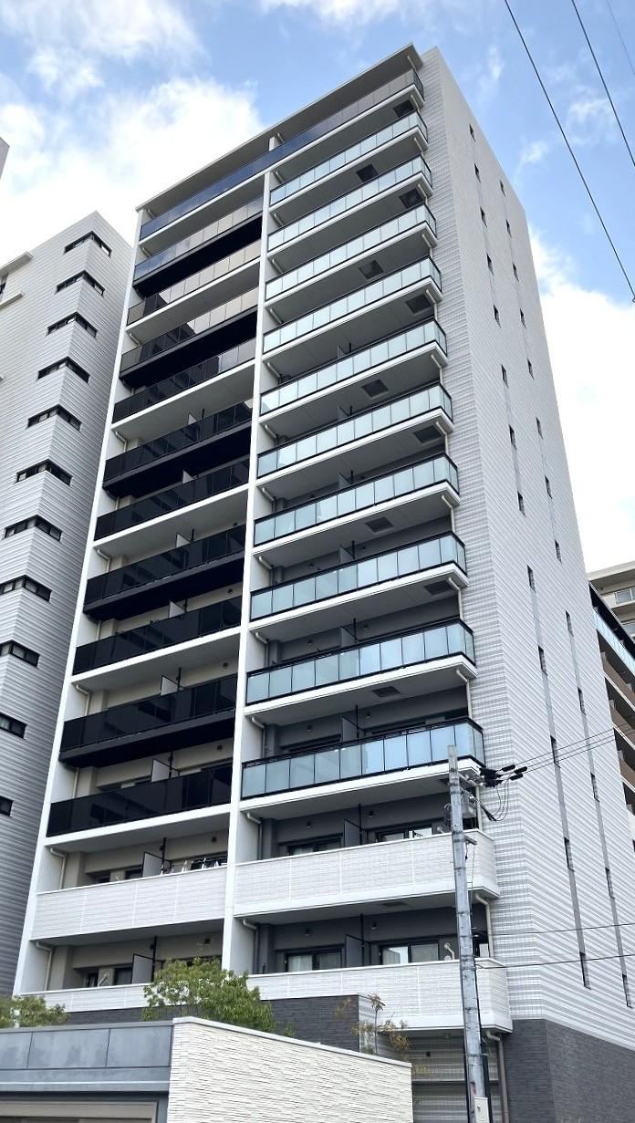 1LDK apartment in Suita, Osaka - Photo 1