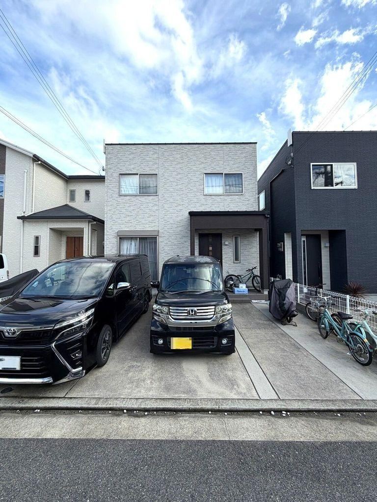 4LDK house in Kaizuka, Osaka - Photo 1
