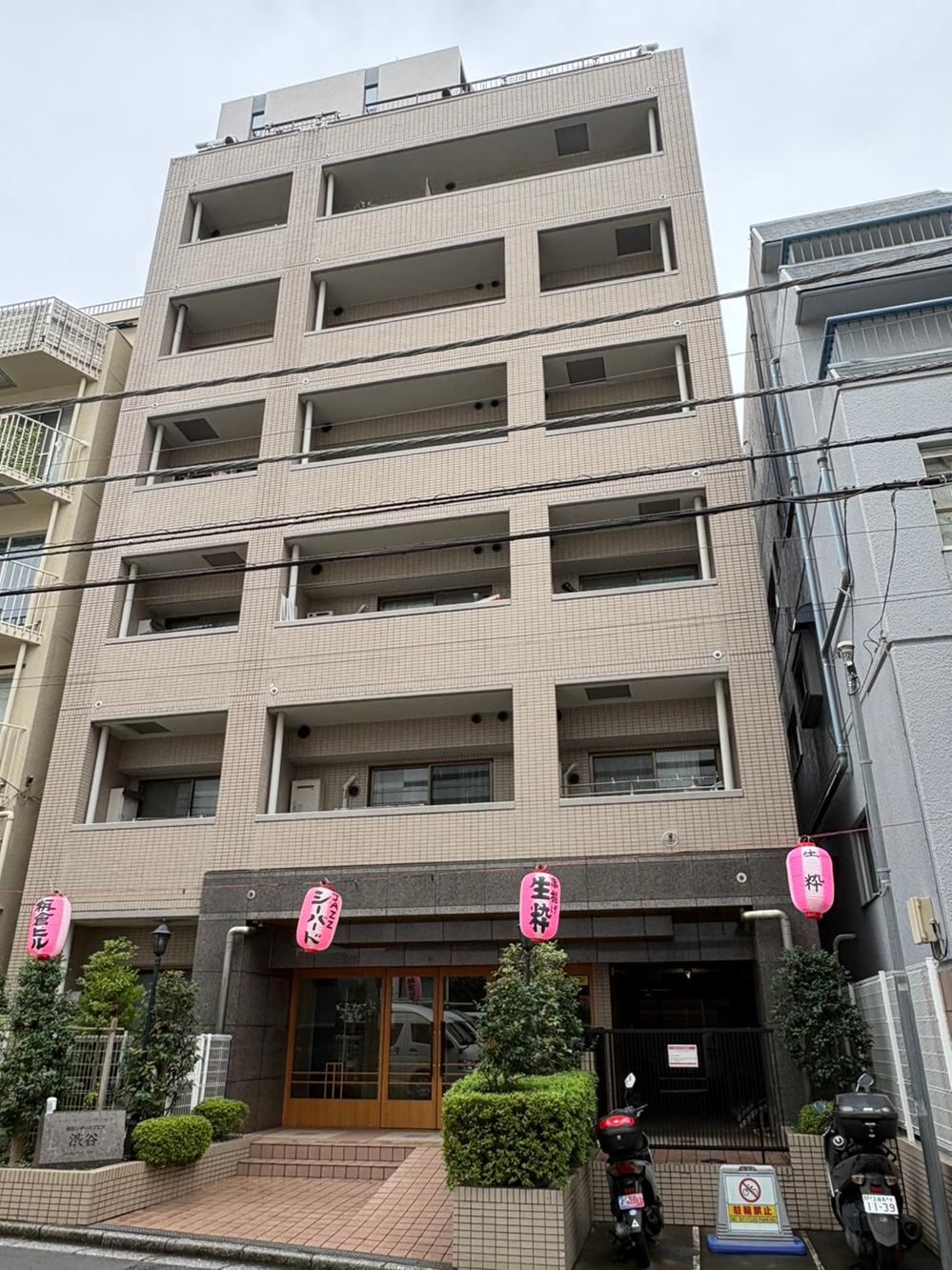 studio apartment in Shibuya Ward, Tokyo - Photo 1