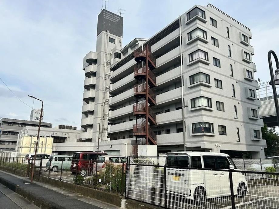 3LDK apartment in Soka, Saitama - Photo 1