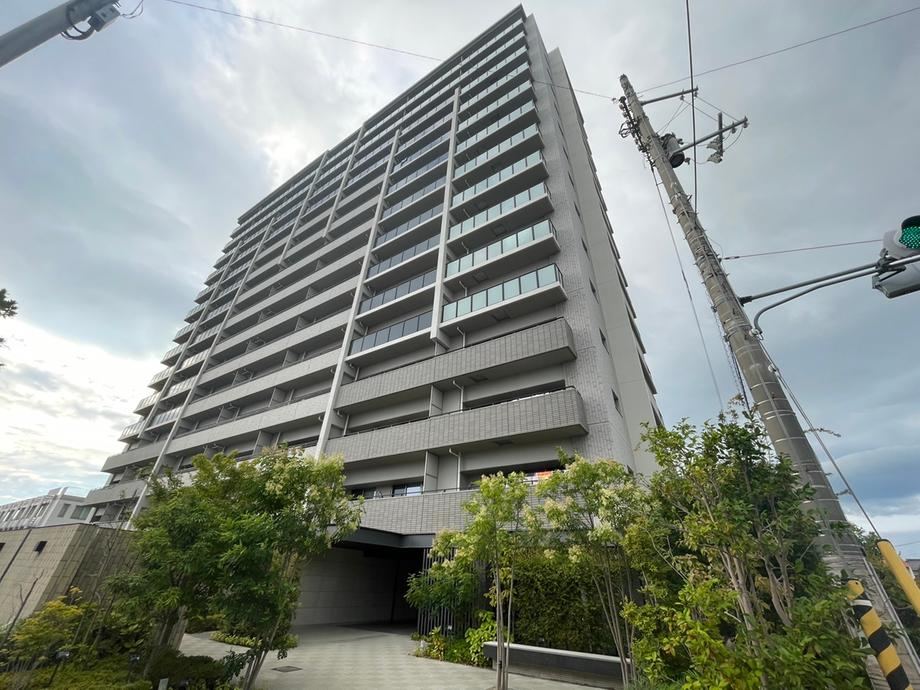 3LDK+S apartment in Matsuyama, Ehime - Photo 1