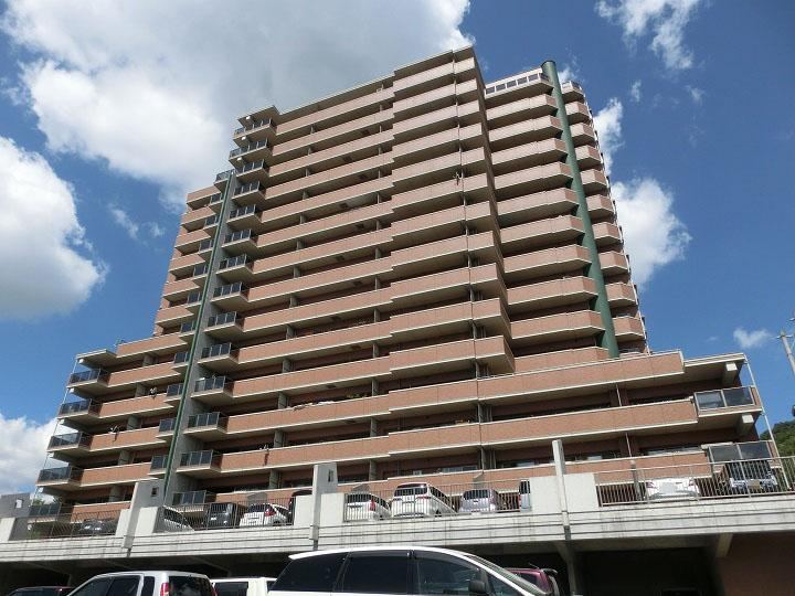 3LDK apartment in Nishi Ward, Hiroshima - Photo 1