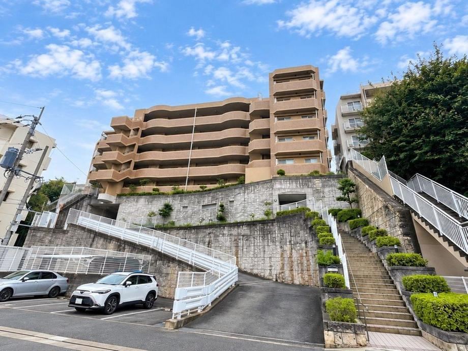 4LDK apartment in Higashi Ward, Fukuoka - Photo 1