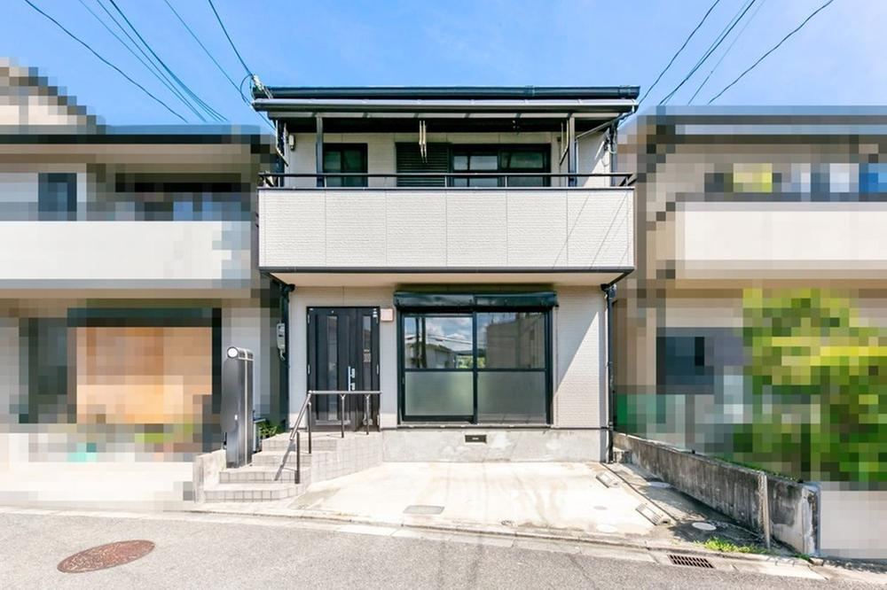 3LDK+2S house in Takatsuki, Osaka - Photo 1