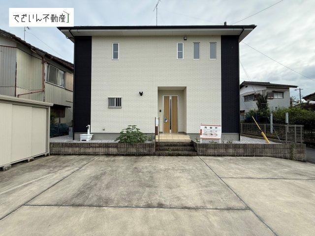 5LDK house in Kumagaya, Saitama - Photo 1