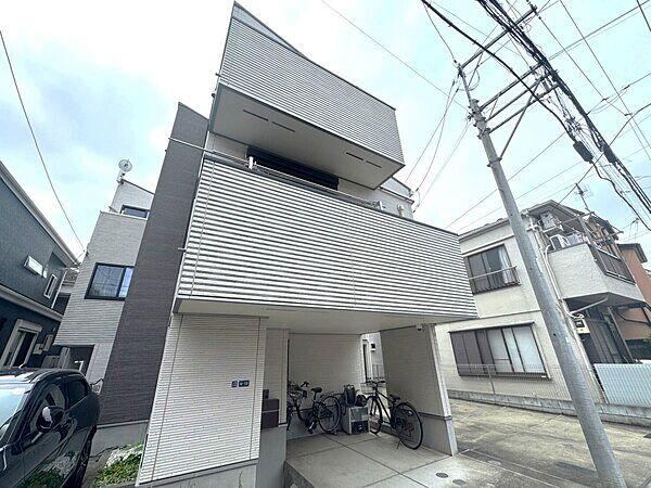 2LDK+S house in Kita Ward, Tokyo - Photo 1