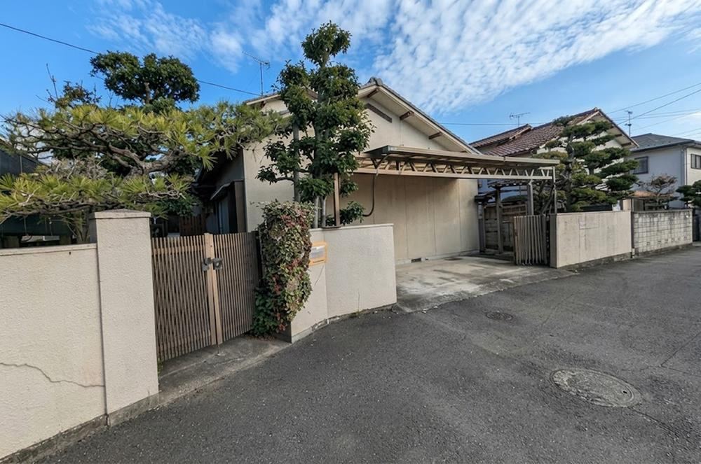 5LDK+S house in Matsuyama, Ehime - Photo 1