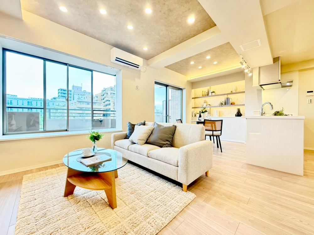 3LDK apartment in Shinagawa Ward, Tokyo - Photo 1