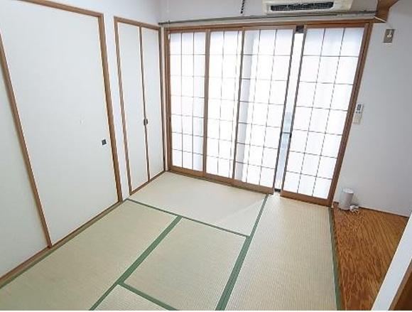 3DK house in Hyogo Ward, Kobe, Hyogo - Photo 1