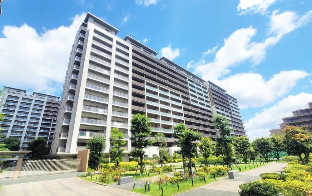 4LDK apartment in Narashino, Chiba - Photo 1