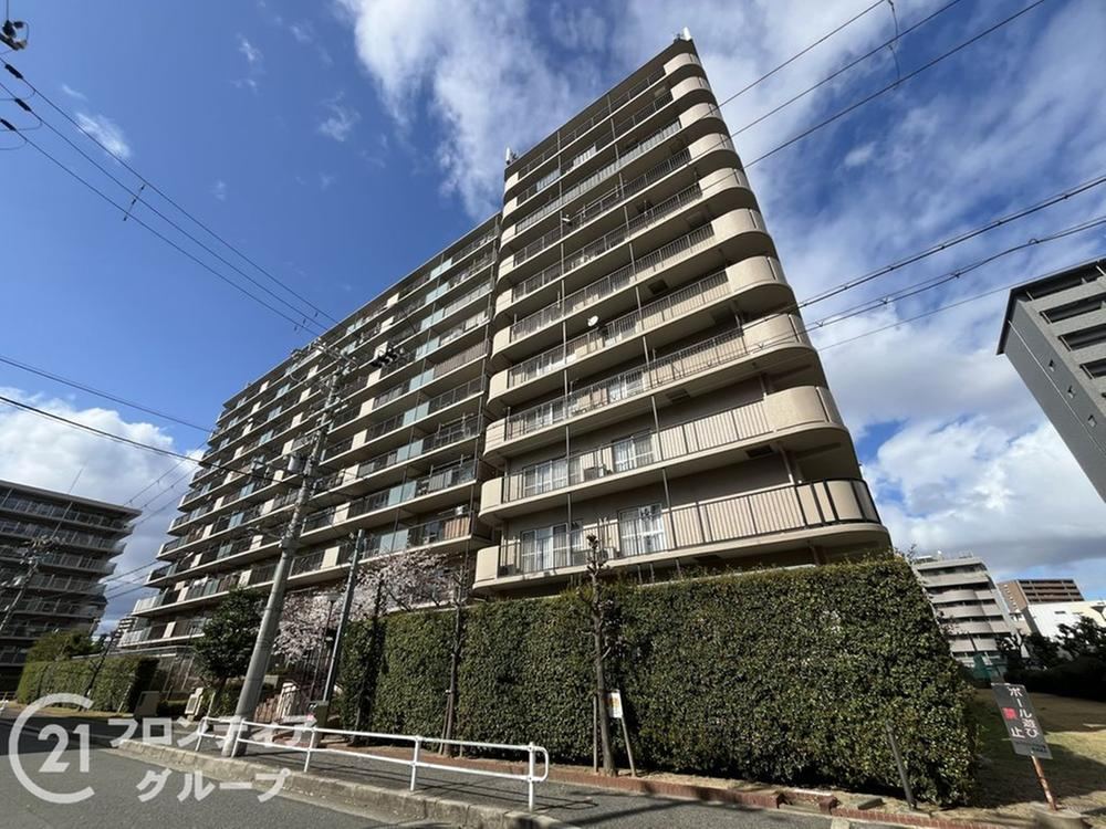 2LDK apartment in Nishiyodogawa Ward, Osaka - Photo 1