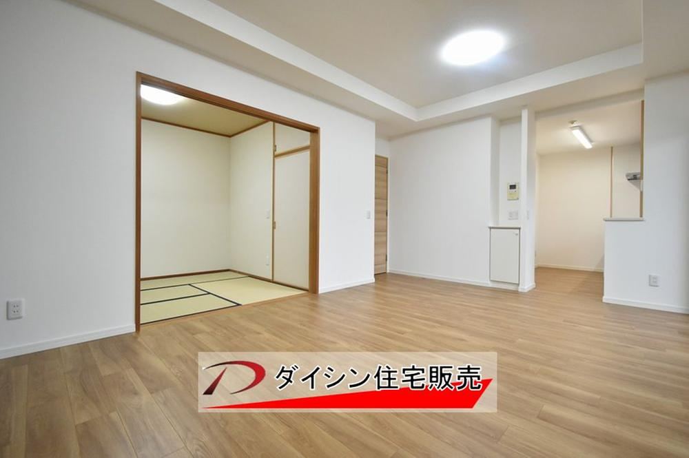 3LDK apartment in Asakita Ward, Hiroshima - Photo 1