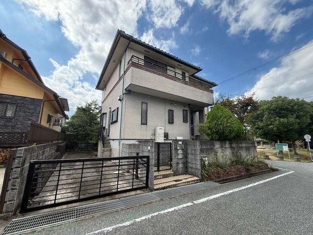 5LDK house in Sanda, Hyogo - Photo 1