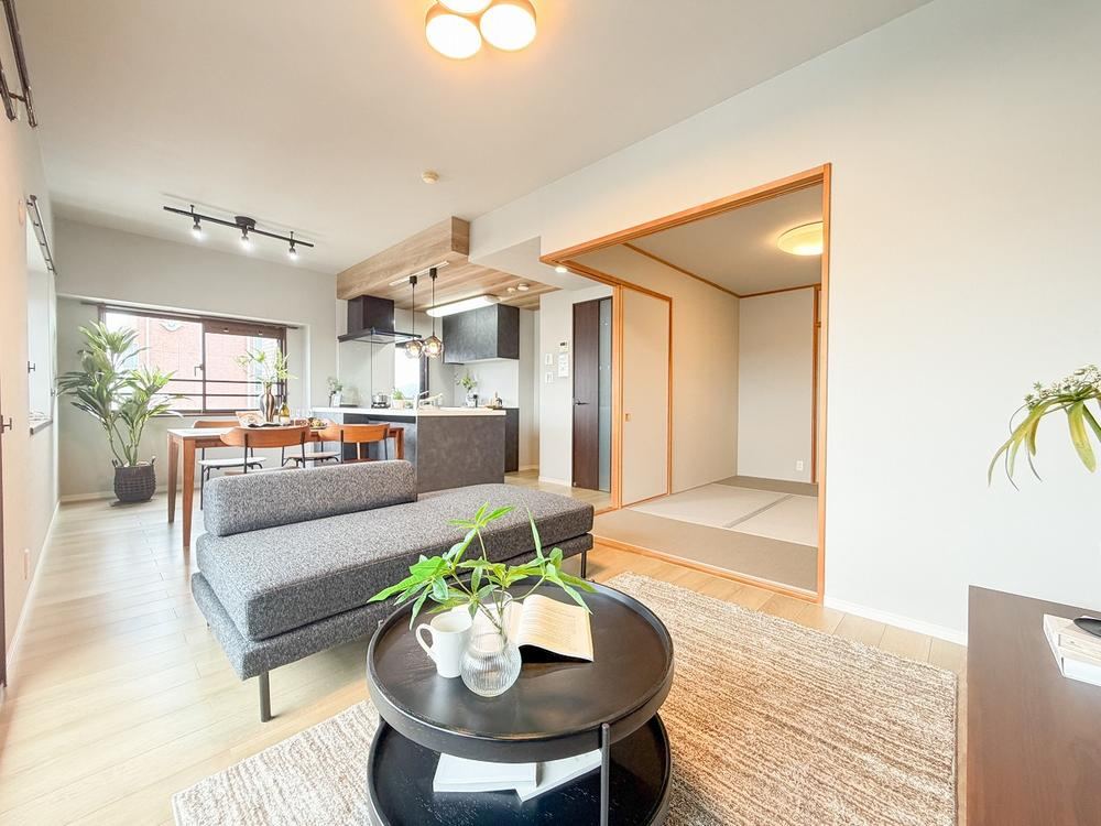3LDK apartment in Higashihiroshima, Hiroshima - Photo 1